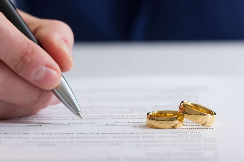 Does It Matter Who Files for Divorce First in New York?